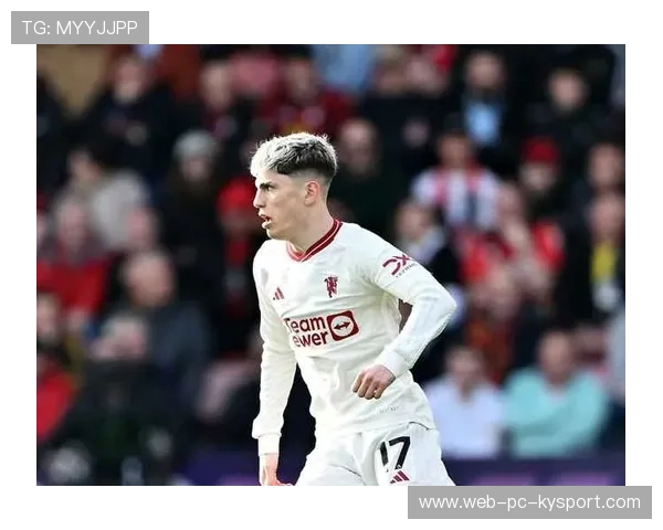 曼联传控精细，加纳乔内切推射挂角