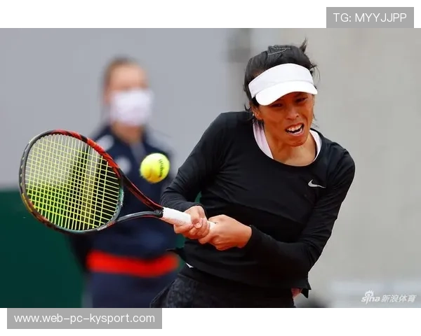 谢淑薇网前搓球仍然诡异难防 谢淑薇网前搓球仍然诡异难防